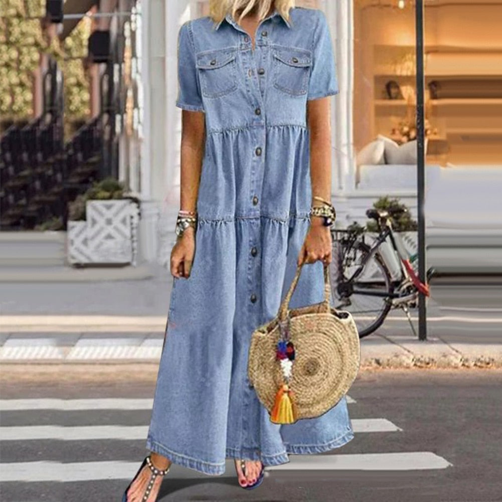 https://cdn.shopify.com/s/files/1/0646/2626/2284/files/Naja-Elegantes-Denim-Kleid-Leyna-Moda-3_5263837b-92f5-4c3e-891a-64533e5ed1d9.jpg?v=1740484224