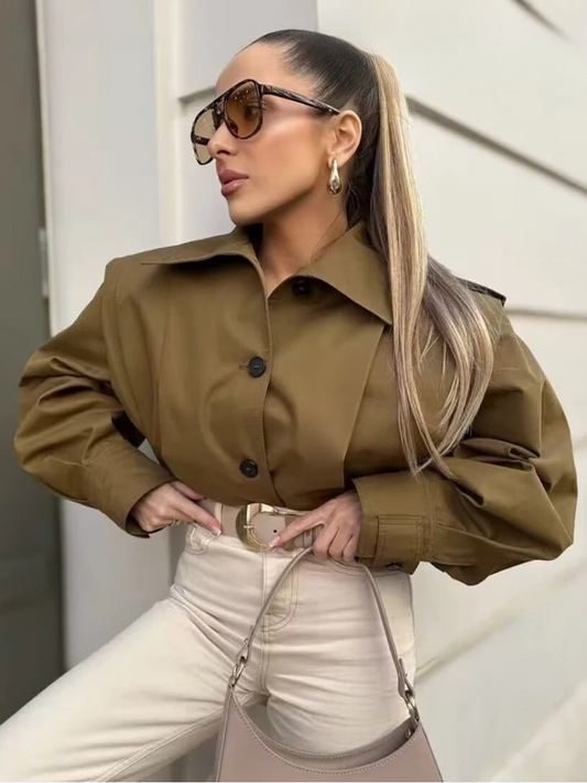 Vivica – Schicke Kurzjacke mit Faltenbesatz und Einreiher-Design