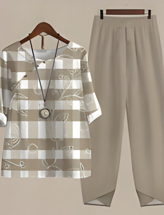 https://cdn.shopify.com/s/files/1/0646/2626/2284/files/Arabela-_L_ssiges_Outfit_Khaki.jpg?v=1740784374