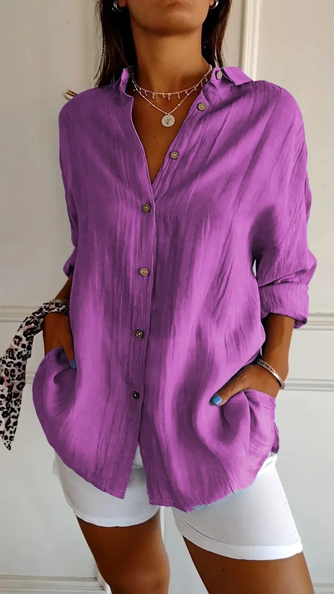 https://cdn.shopify.com/s/files/1/0646/2626/2284/files/Asella-_Elegantes_Shirt_mit_Faltenfrisur_Lila.webp?v=1740786702