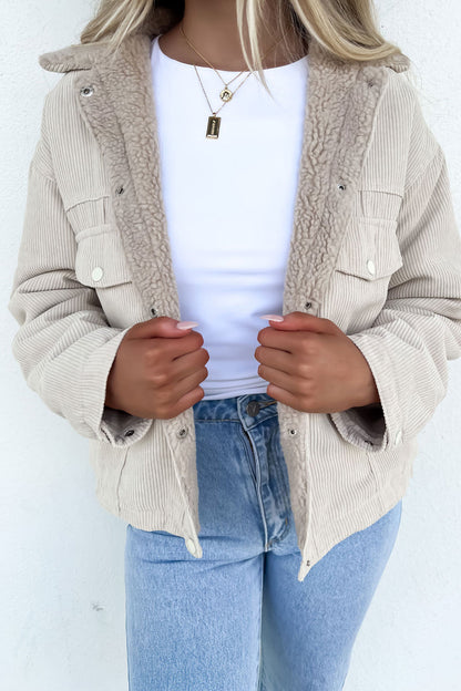 Delphine-Elegante beigefarbene Damenjacke mit Knopfverschluss