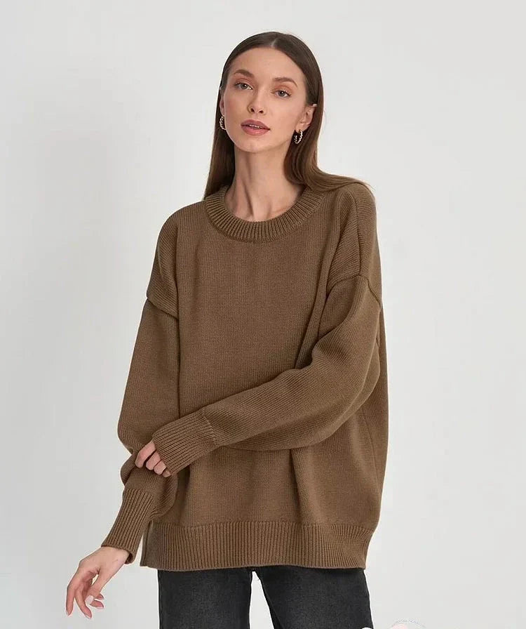 https://cdn.shopify.com/s/files/1/0646/2626/2284/files/Elvira-Klassischer_Rundhals-Pullover_Braun.webp?v=1738986880