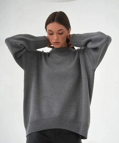https://cdn.shopify.com/s/files/1/0646/2626/2284/files/Elvira-Klassischer_Rundhals-Pullover_Grau.jpg?v=1738986895