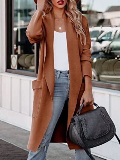 https://cdn.shopify.com/s/files/1/0646/2626/2284/files/Emelie-Offene_Jacke_mit_h_ngenden_Schultern_Caramel.jpg?v=1738985595