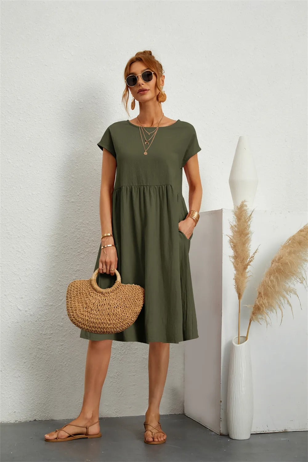 https://cdn.shopify.com/s/files/1/0646/2626/2284/files/Jette_-_Damen_elegantes_Kleid_Armee_Grun.jpg?v=1740464384