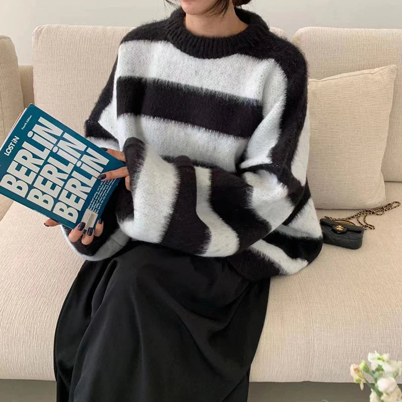 Women's Clothing Korean Stripe Knitting Sweater Round Neck  Long Sleeves Vintage Casual Fashion Baggy Ladies Tops Autumn