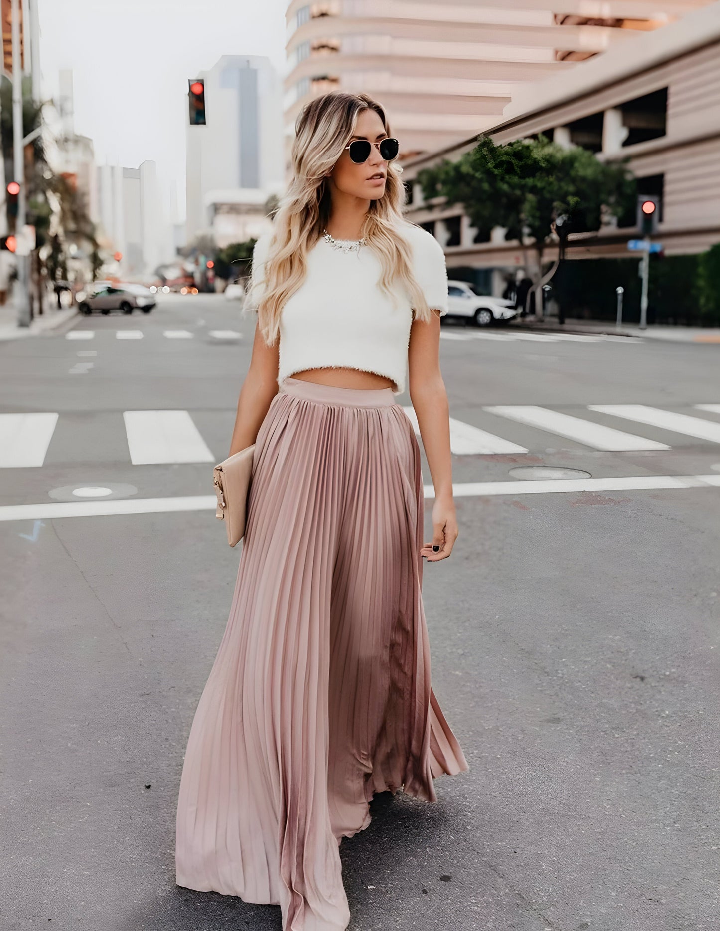 https://cdn.shopify.com/s/files/1/0646/2626/2284/files/Yasmin-_Damenmode_L_ssiger_langer_Rock_Rosa.jpg?v=1740756541
