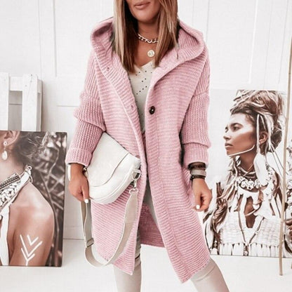 https://cdn.shopify.com/s/files/1/0646/2626/2284/files/kuschelige-cardigan-strickjacke-amodafashion-de-2_ad0bcdee-041a-4578-9801-0f054d05a9c1.jpg?v=1738161576