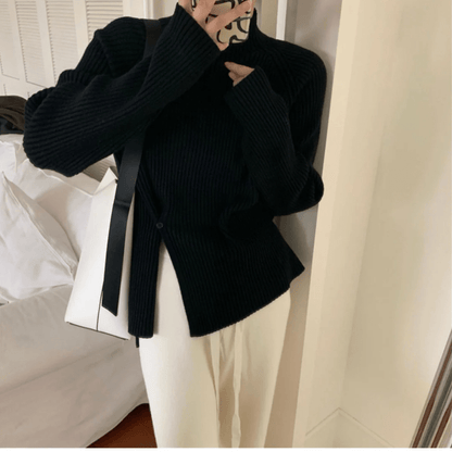 https://cdn.shopify.com/s/files/1/0646/2626/2284/files/muller-mode-aella-gerippter-rollkragenpullover-strickwaren-680125.png?v=1740736561